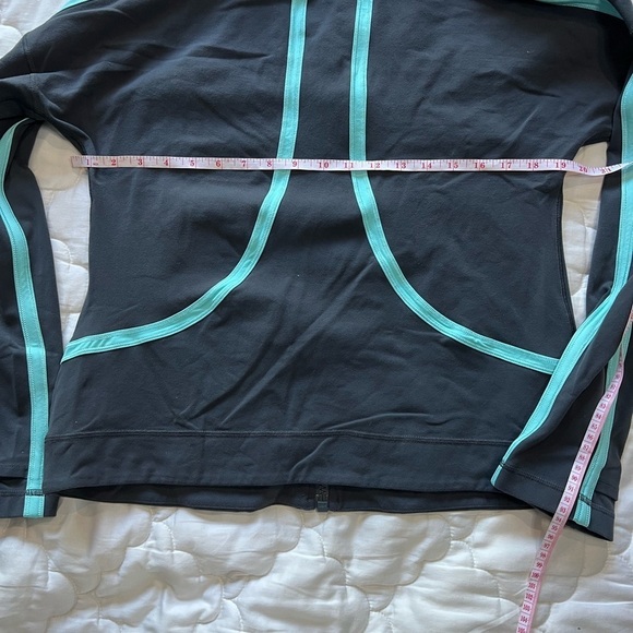 LULULEMON Grey & Blue Zip Up Jacket  Size 12 - Picture 7 of 8